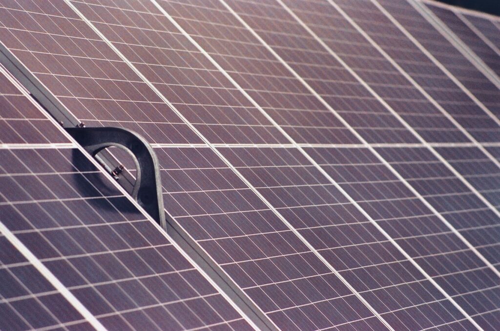 Placas Solares 2 kWp en Oviedo: Precio y Amortización
